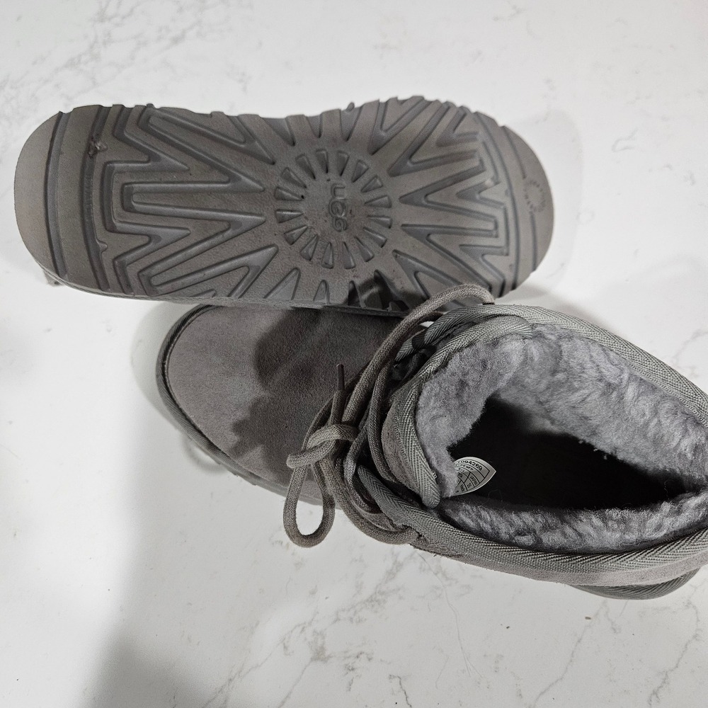 UGG Chukka Sz 8 - Picture 4 of 5